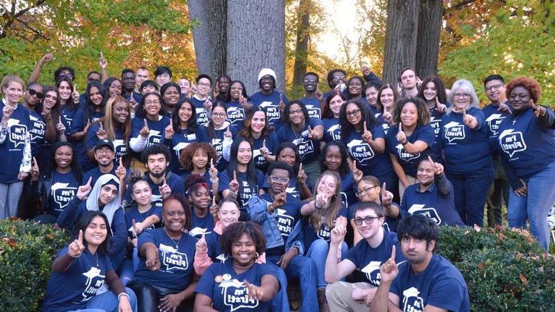 Penn State 阿宾顿 students, 教师, and staff celebrate their status as first generation college students